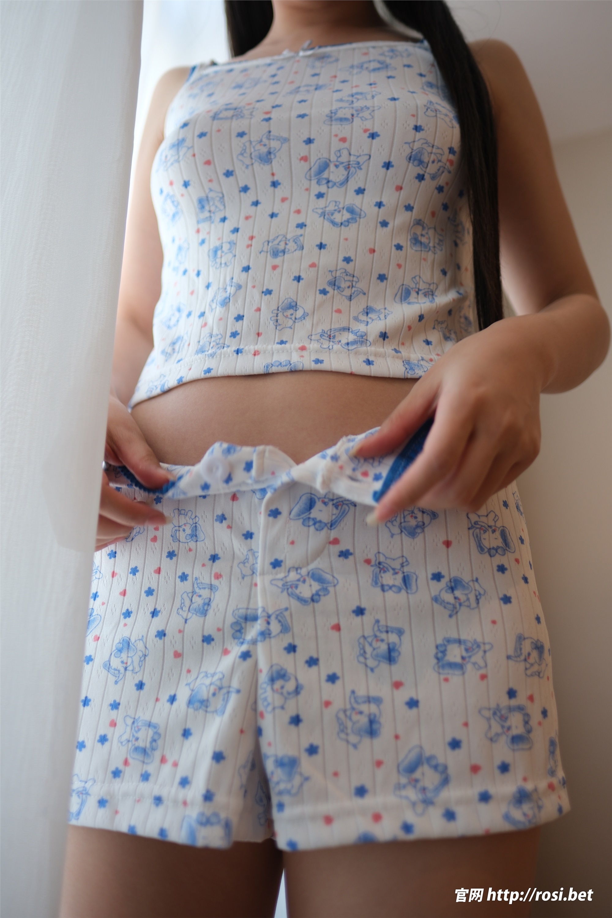 ROSI写真 2025.12.12 NO.5121